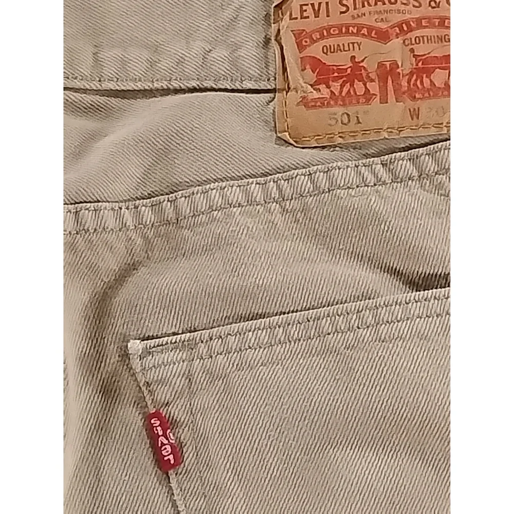 Levis complementary tokens